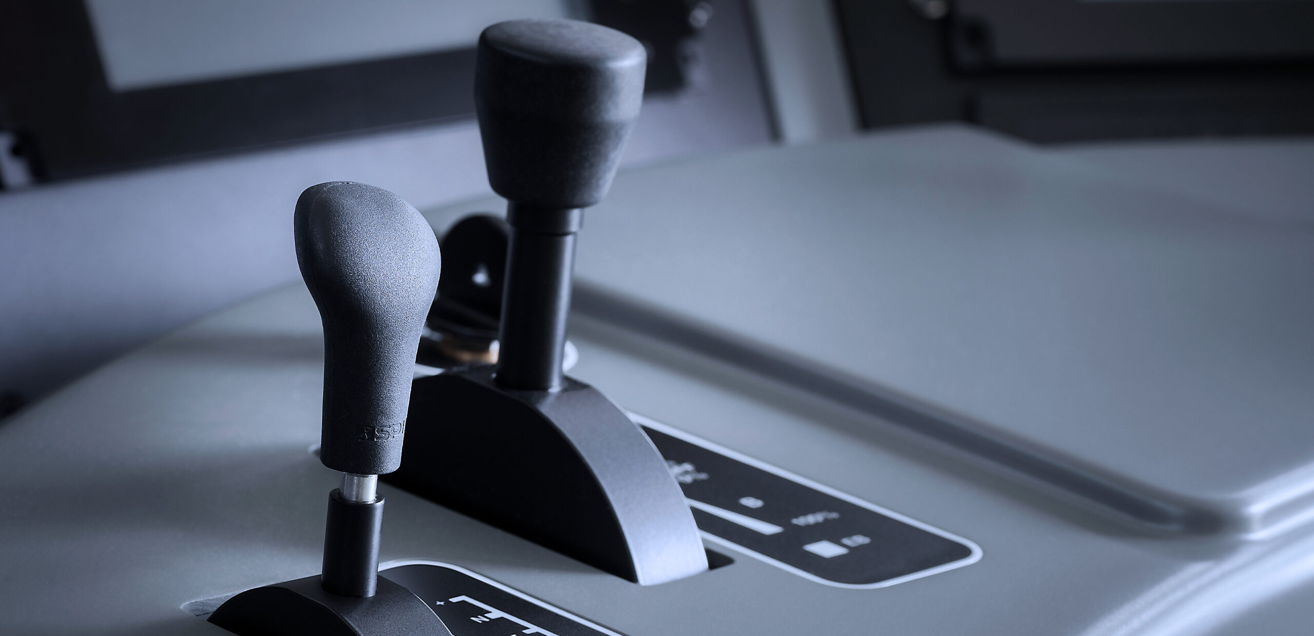 Master Controller Cont 2592x1256 2x